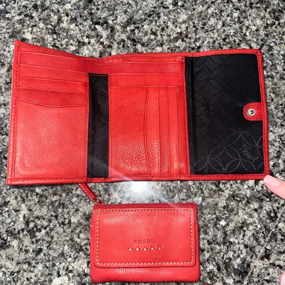 Fossil Red Leather Wallet Set - Picture 3 of 8